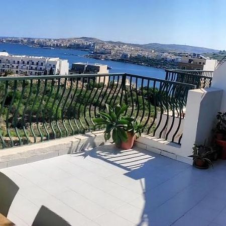 خليج سانت بول Gaia Penthouse Sea And Country Views Home المظهر الخارجي الصورة