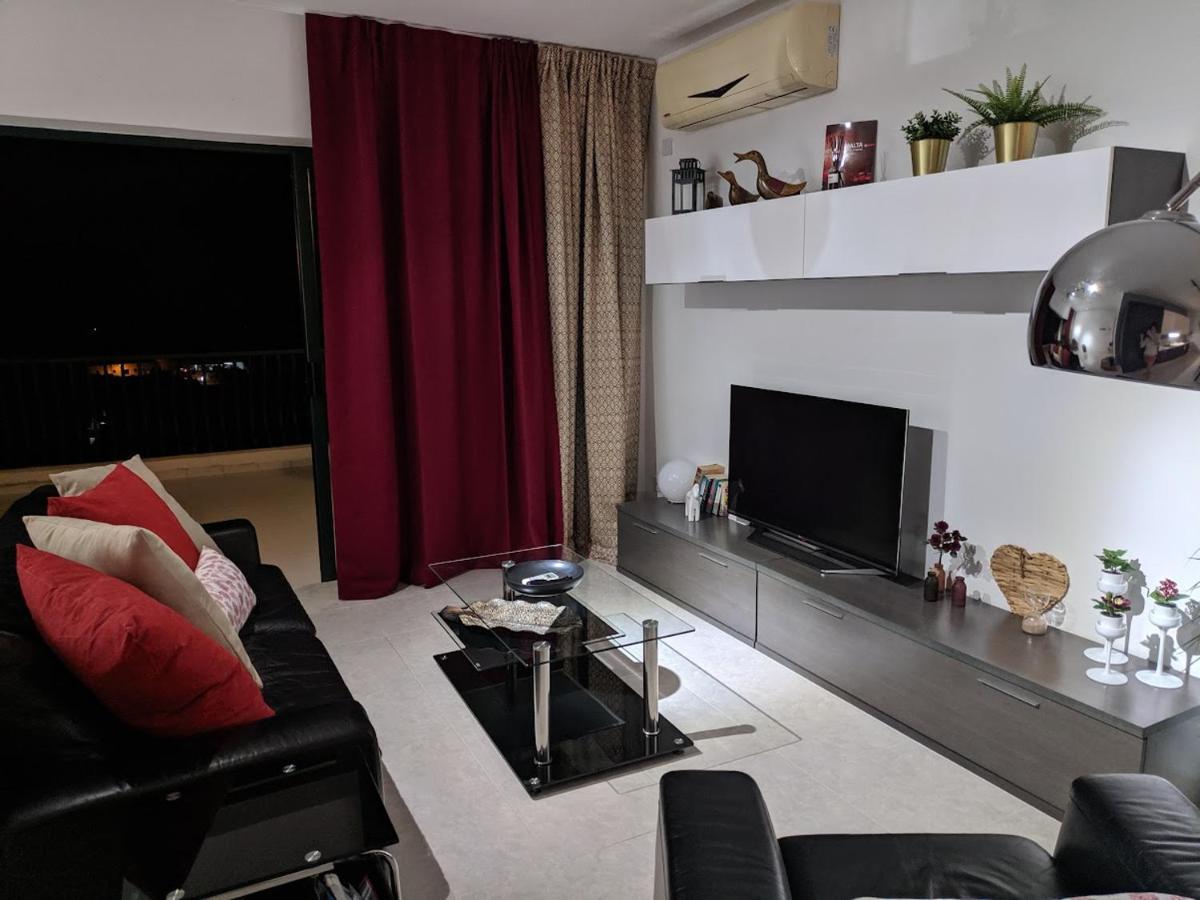 خليج سانت بول Gaia Penthouse Sea And Country Views Home المظهر الخارجي الصورة