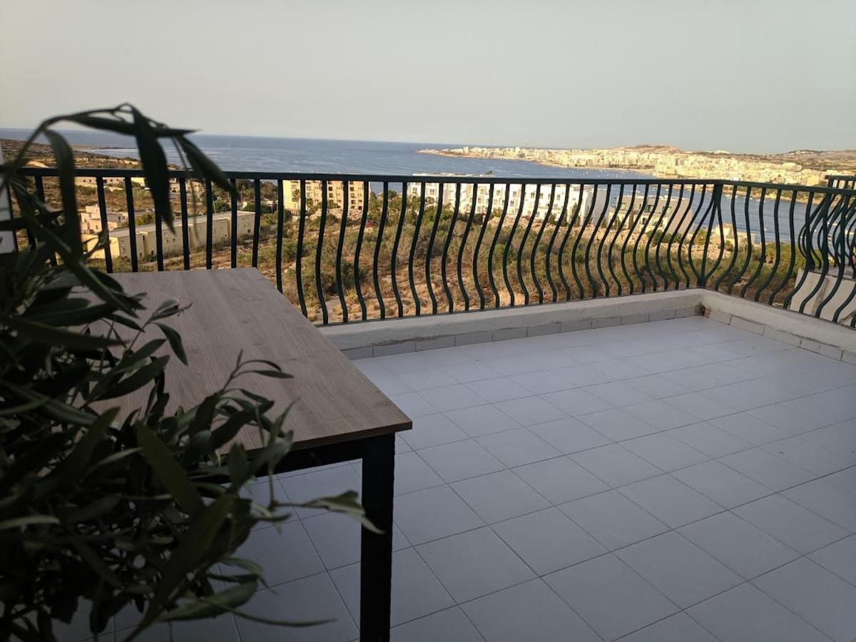 خليج سانت بول Gaia Penthouse Sea And Country Views Home المظهر الخارجي الصورة