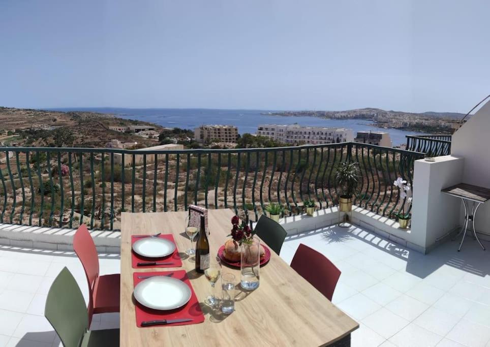 خليج سانت بول Gaia Penthouse Sea And Country Views Home المظهر الخارجي الصورة