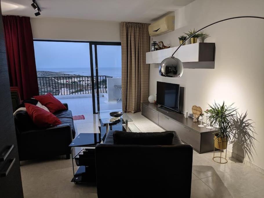 خليج سانت بول Gaia Penthouse Sea And Country Views Home المظهر الخارجي الصورة