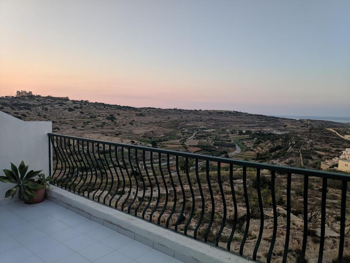 خليج سانت بول Gaia Penthouse Sea And Country Views Home المظهر الخارجي الصورة