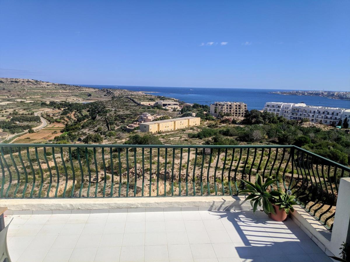 خليج سانت بول Gaia Penthouse Sea And Country Views Home المظهر الخارجي الصورة