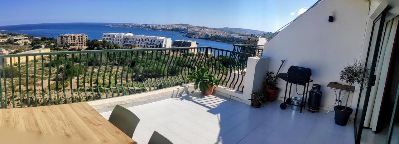 خليج سانت بول Gaia Penthouse Sea And Country Views Home المظهر الخارجي الصورة